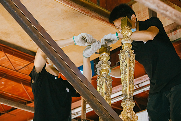 Luxury House Lighting Craftsmanship