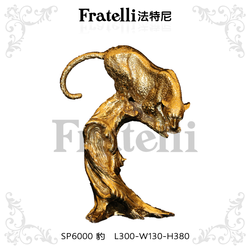 How does the 65% copper content affect the color presentation of leopard print in French jewelry?